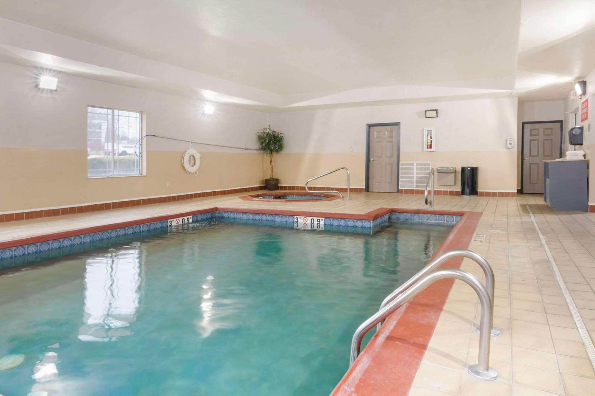 Country Inn & Suites By Radisson, Columbia, Mo Экстерьер фото